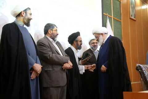 تصلویر/ اختتامیه همایش ملی مدیریت تراز انقلاب اسلامی در اندیشه و سیره امام خامنه‌ای