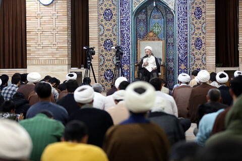 تصاویر/ درس اخلاق آیت‌الله العظمی سبحانی