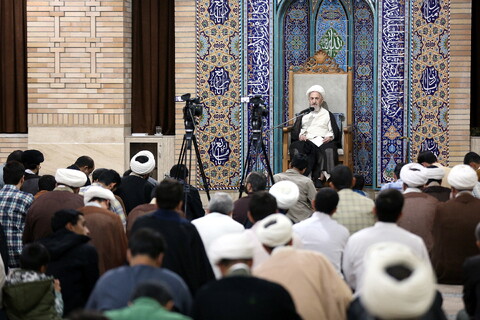 تصاویر/ درس اخلاق آیت‌الله العظمی سبحانی