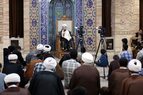 تصاویر/ درس اخلاق آیت‌الله العظمی سبحانی