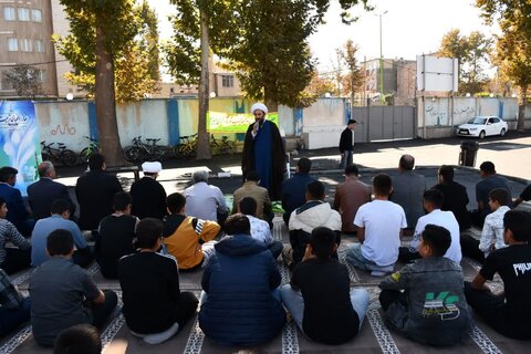 تصاویر/ حضور امام جمعه شهرستان خوی در جمع دانش آموزان دبیرستان شادروان امین حکیمی