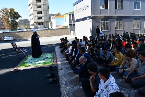 تصاویر/ حضور امام جمعه شهرستان خوی در جمع دانش آموزان دبیرستان شادروان امین حکیمی
