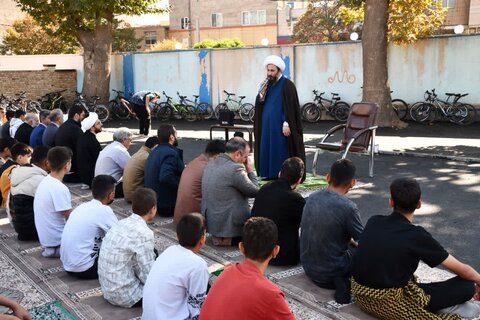 تصاویر/ حضور امام جمعه شهرستان خوی در جمع دانش آموزان دبیرستان شادروان امین حکیمی