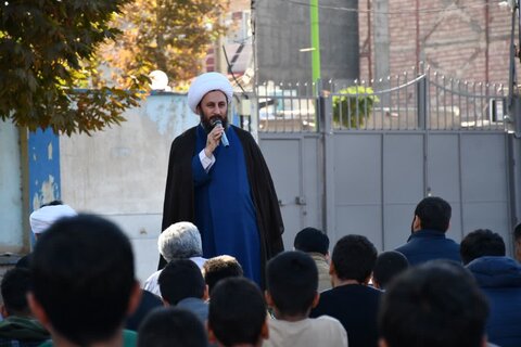 تصاویر/ حضور امام جمعه شهرستان خوی در جمع دانش آموزان دبیرستان شادروان امین حکیمی