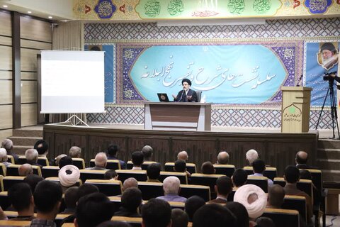 تصاویر/  سلسله نشست های شرح و تفسیر نهج البلاغه در ارومیه
