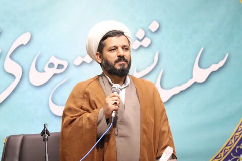 تصاویر/ سخنرانی مدیر دفتر امور نخبگان و استعدادهای برترحوزه‌های علمیه در مدرسه علمیه امام خامنه ای ارومیه