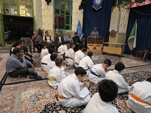 تصاویر/ میزبانی آستان مقدس امامزاده صالح (ع) فرحزاد از فعالان و قهرمانان ورزشی