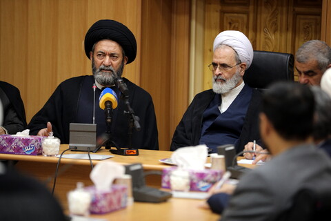 تصاویر/جلسه مشترک با نماینده ولی فقیه، استاندار، شهردار، نمایندگان مجلس، فرمانده نیروی انتظامی، رئیس دادگستری اعضای شورای نهاد های حوزوی