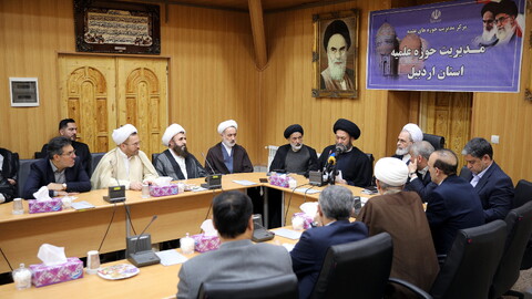 تصاویر/جلسه مشترک با نماینده ولی فقیه، استاندار، شهردار، نمایندگان مجلس، فرمانده نیروی انتظامی، رئیس دادگستری اعضای شورای نهاد های حوزوی