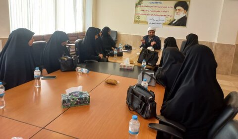 تصاویر/برگزاری جلسه شورای راهبری بانوان شهرستان کامیاران با رئیس اداره تبلیغات اسلامی