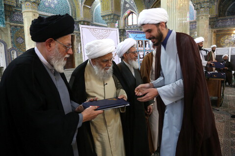 تصاویر/ هفدهمین همایش تجلیل از ممتازین یزدی حوزه‌های علمیه