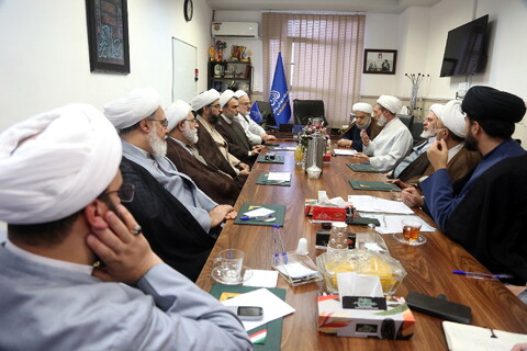 تصاویر/ احکام اعضاء و رئیس شورای سیاستگذاری  موسسه جهانی ولایت (شبکه‌های جهانی ولایت)