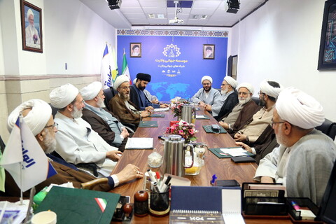 تصاویر/ احکام اعضاء و رئیس شورای سیاستگذاری  موسسه جهانی ولایت (شبکه‌های جهانی ولایت)