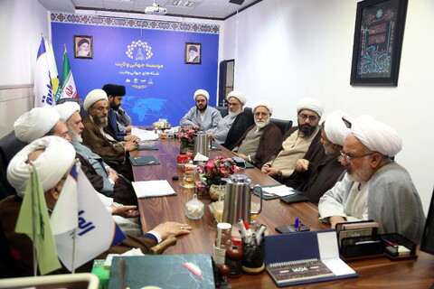 تصاویر/ احکام اعضاء و رئیس شورای سیاستگذاری  موسسه جهانی ولایت (شبکه‌های جهانی ولایت)