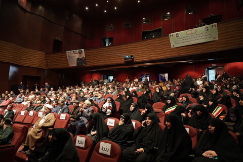 تصاویر/ اجلاسیه ۱۰۰۰ شهید اصناف قم