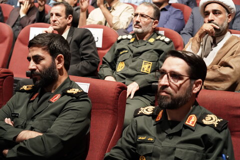 تصاویر/ اجلاسیه ۱۰۰۰ شهید اصناف قم