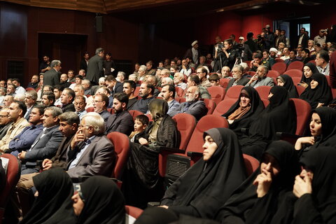 تصاویر/ اجلاسیه ۱۰۰۰ شهید اصناف قم