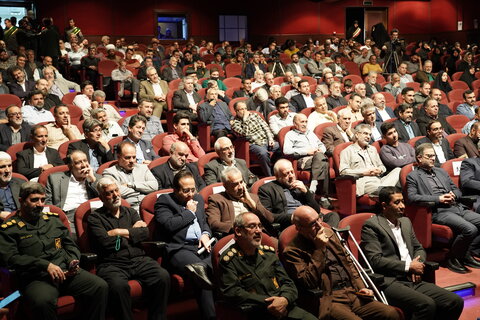 تصاویر/ اجلاسیه ۱۰۰۰ شهید اصناف قم