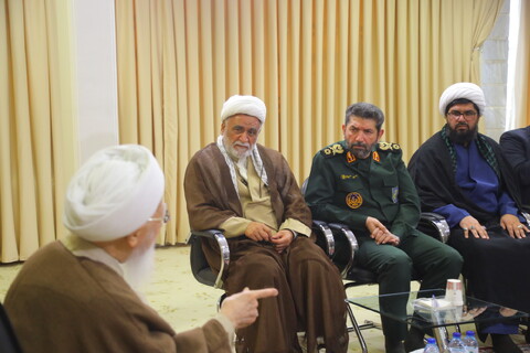 تصاویر / دیدار فرمانده سپاه محمد رسول الله تهران با آیت الله العظمی جوادی آملی