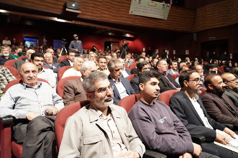 تصاویر/ اجلاسیه ۱۰۰۰ شهید اصناف قم