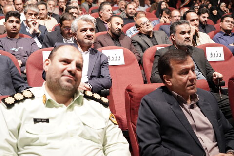 تصاویر/ اجلاسیه ۱۰۰۰ شهید اصناف قم