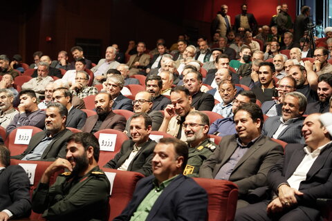 تصاویر/ اجلاسیه ۱۰۰۰ شهید اصناف قم