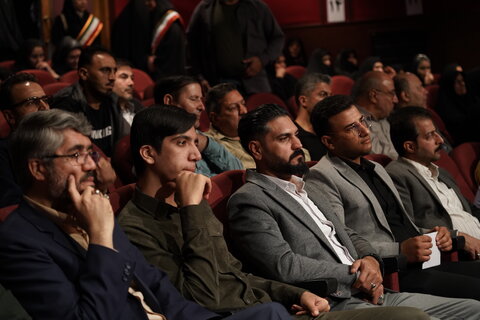 تصاویر/ اجلاسیه ۱۰۰۰ شهید اصناف قم