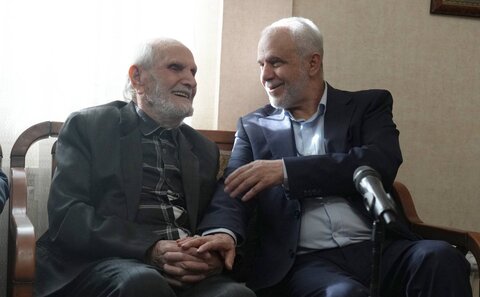 تصاویر/ دیدار رئیس بنیاد شهید با خانواده شهیدان معظم «یوسفی» و «تیزکار»