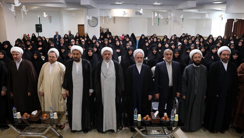 تصاویر/دیدار مدیران، اساتید و طلاب حوزه علمیه خواهران استان اردبیل با آیت الله اعرافی