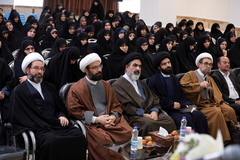 تصاویر/دیدار مدیران، اساتید و طلاب حوزه علمیه خواهران استان اردبیل با آیت الله اعرافی
