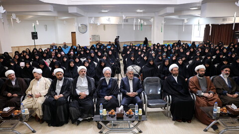 تصاویر/دیدار مدیران، اساتید و طلاب حوزه علمیه خواهران استان اردبیل با آیت الله اعرافی