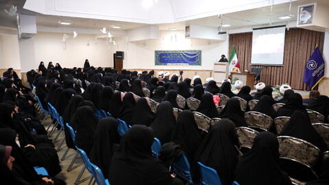 تصاویر/دیدار مدیران، اساتید و طلاب حوزه علمیه خواهران استان اردبیل با آیت الله اعرافی