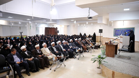 تصاویر/دیدار مدیران، اساتید و طلاب حوزه علمیه خواهران استان اردبیل با آیت الله اعرافی