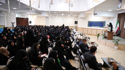 تصاویر/دیدار مدیران، اساتید و طلاب حوزه علمیه خواهران استان اردبیل با آیت الله اعرافی