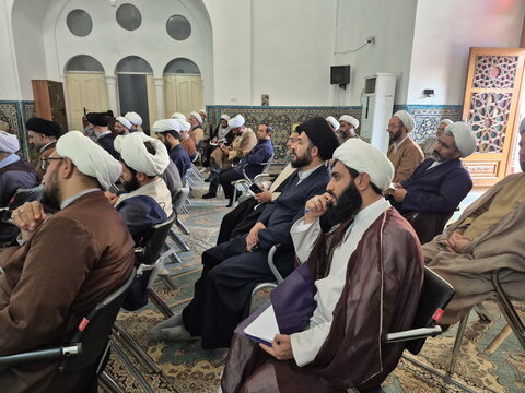 تصاویر/ برگزاری دوره جامع نگارش پایان‌نامه برای طلاب و اساتید مدارس علمیه  کاشان