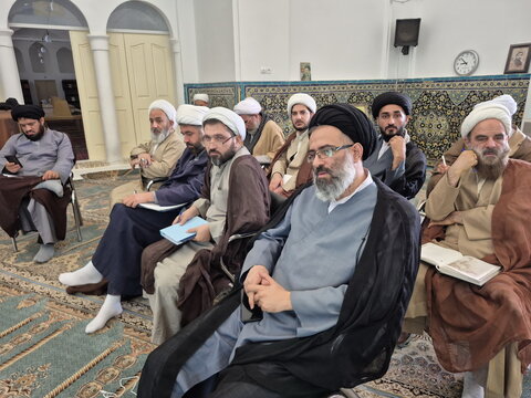 تصاویر/ برگزاری دوره جامع نگارش پایان‌نامه برای طلاب و اساتید مدارس علمیه  کاشان