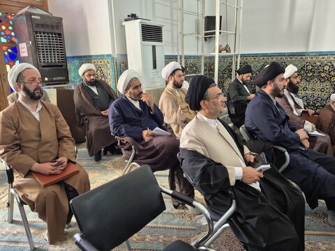 تصاویر/ برگزاری دوره جامع نگارش پایان‌نامه برای طلاب و اساتید مدارس علمیه  کاشان