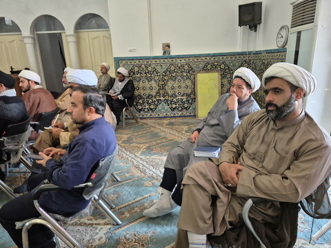 تصاویر/ برگزاری دوره جامع نگارش پایان‌نامه برای طلاب و اساتید مدارس علمیه  کاشان