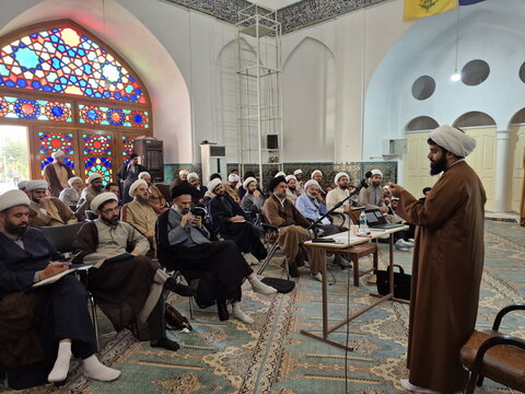 تصاویر/ برگزاری دوره جامع نگارش پایان‌نامه برای طلاب و اساتید مدارس علمیه  کاشان