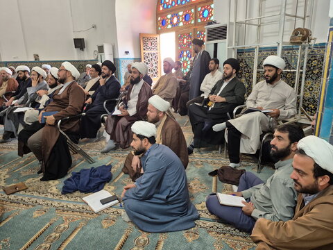 تصاویر/ برگزاری دوره جامع نگارش پایان‌نامه برای طلاب و اساتید مدارس علمیه  کاشان