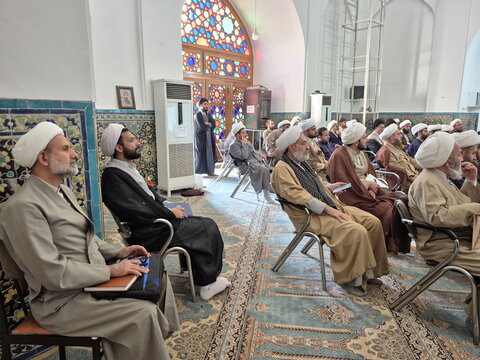 تصاویر/ برگزاری دوره جامع نگارش پایان‌نامه برای طلاب و اساتید مدارس علمیه  کاشان