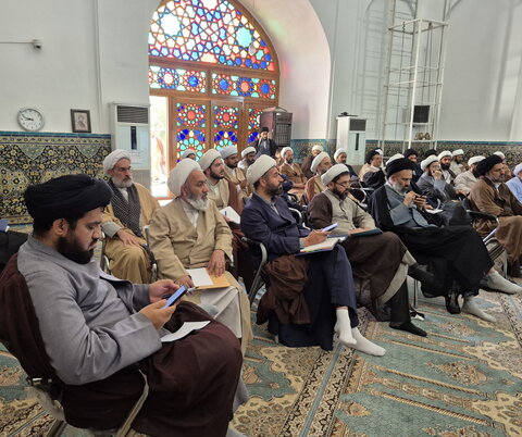 تصاویر/ برگزاری دوره جامع نگارش پایان‌نامه برای طلاب و اساتید مدارس علمیه  کاشان