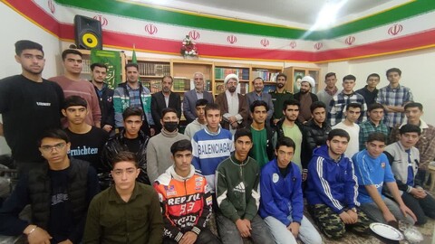 تصاویر/ دیدار جمعی از دانش آموزان خرم دره با امام جمعه شهرستان این شهرستان