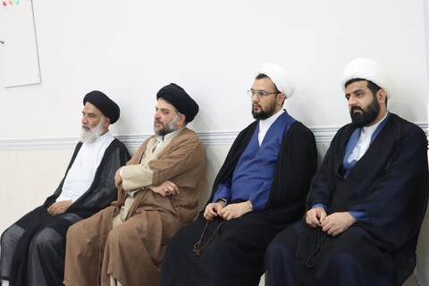 نشست جمعی از مبلغین و روحانیون اهواز با نماینده ولی فقیه در خوزستان