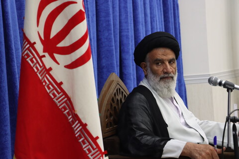 نشست جمعی از مبلغین و روحانیون اهواز با نماینده ولی فقیه در خوزستان