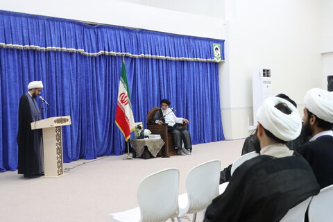 نشست جمعی از مبلغین و روحانیون اهواز با نماینده ولی فقیه در خوزستان