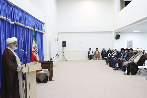 نشست جمعی از مبلغین و روحانیون اهواز با نماینده ولی فقیه در خوزستان