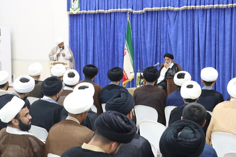 نشست جمعی از مبلغین و روحانیون اهواز با نماینده ولی فقیه در خوزستان