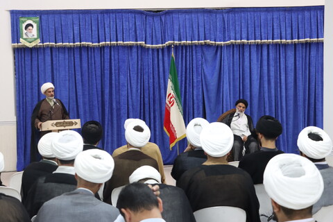 نشست جمعی از مبلغین و روحانیون اهواز با نماینده ولی فقیه در خوزستان