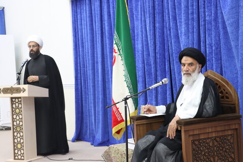 نشست جمعی از مبلغین و روحانیون اهواز با نماینده ولی فقیه در خوزستان